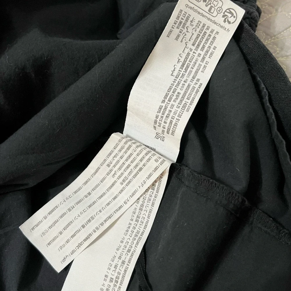 Abercrombie & Fitch Off-Shoulder Black Blouse